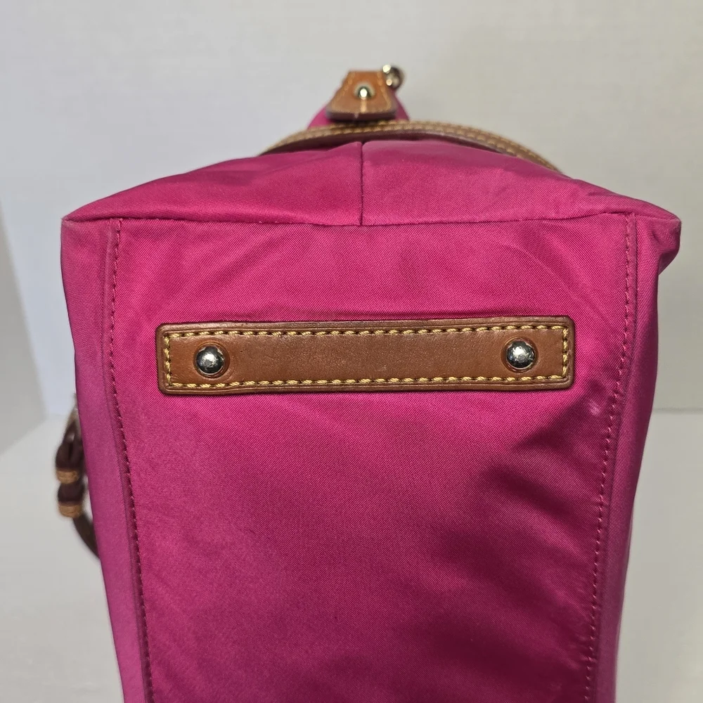 Dooney & Bourke stylish vibrant